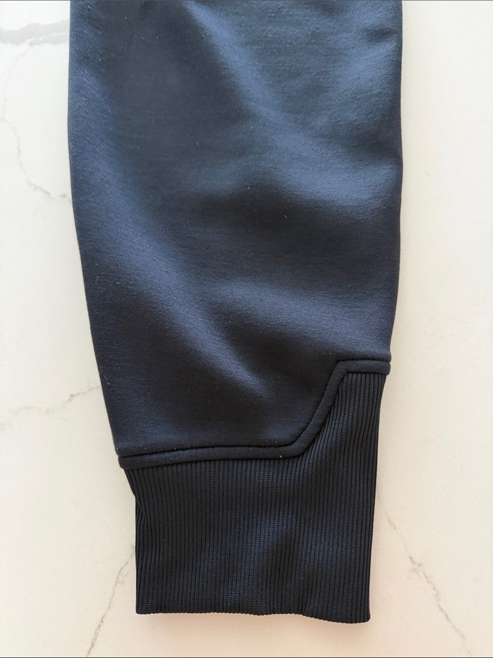 On Cloud Sweat Pants — Black - Picture 2 of 9